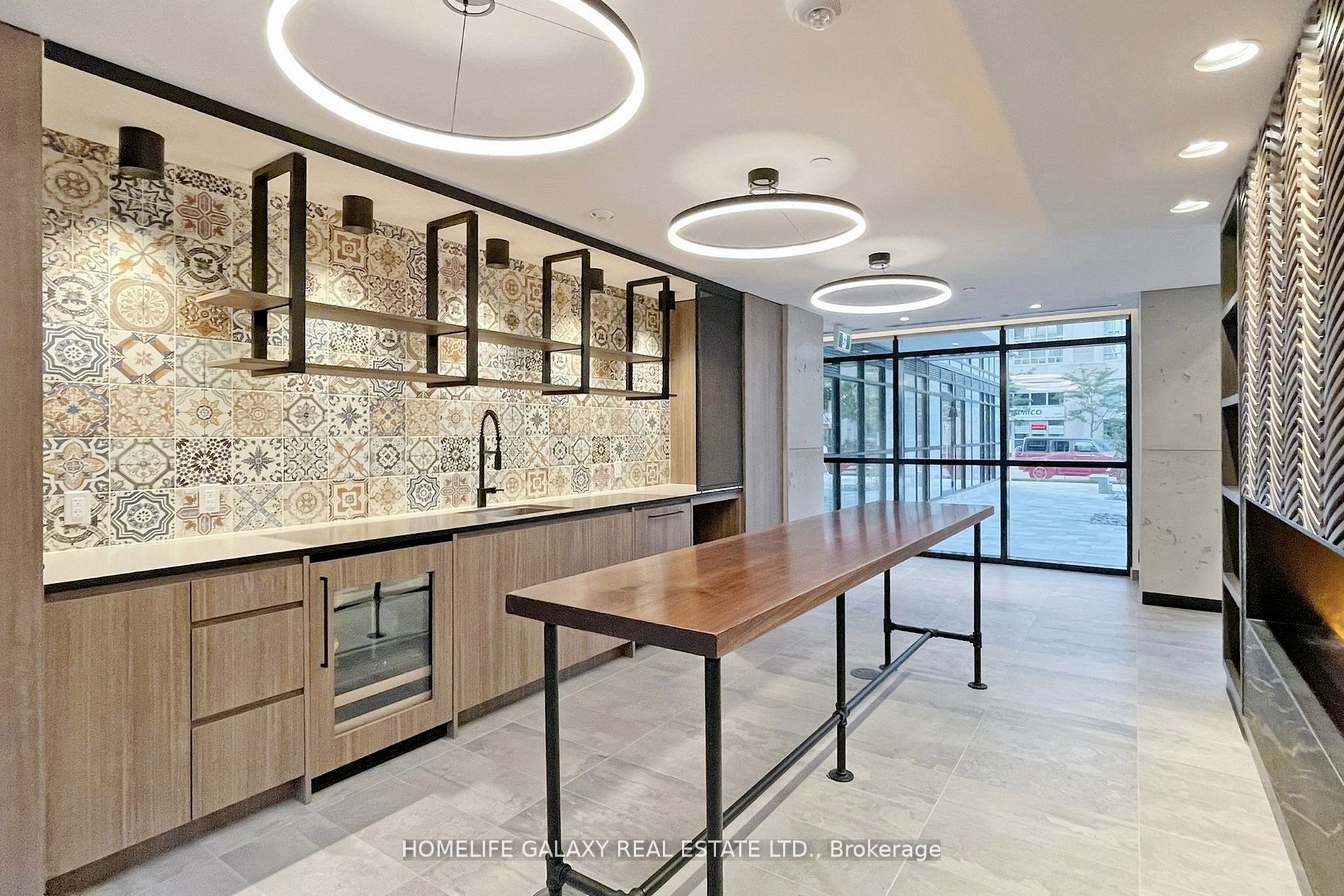 251 Manitoba St, #101