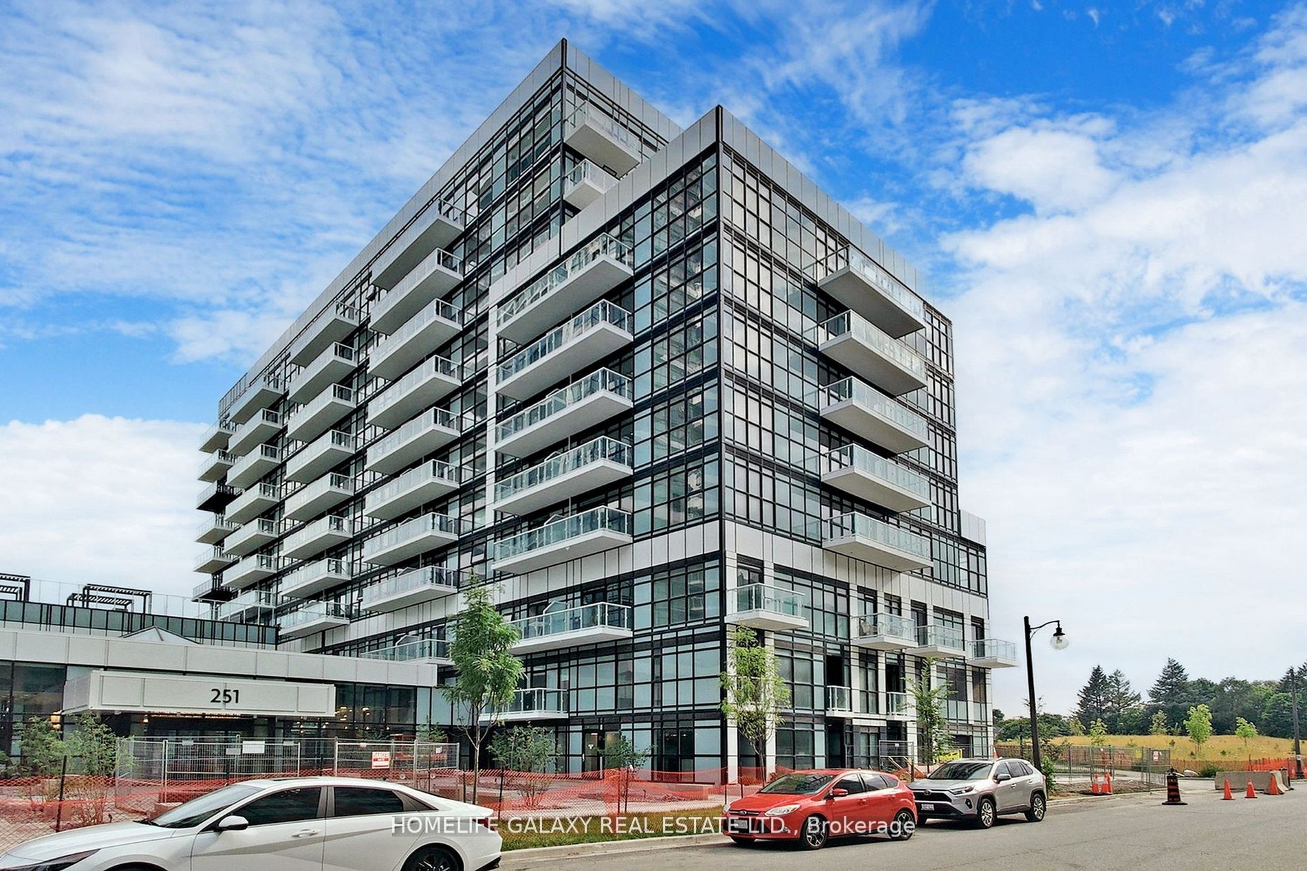 251 Manitoba St, #101