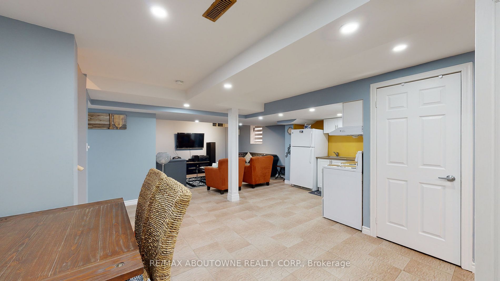 24 Harthill Crt N