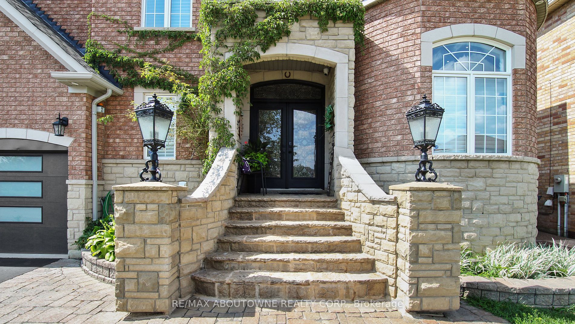 24 Harthill Crt N