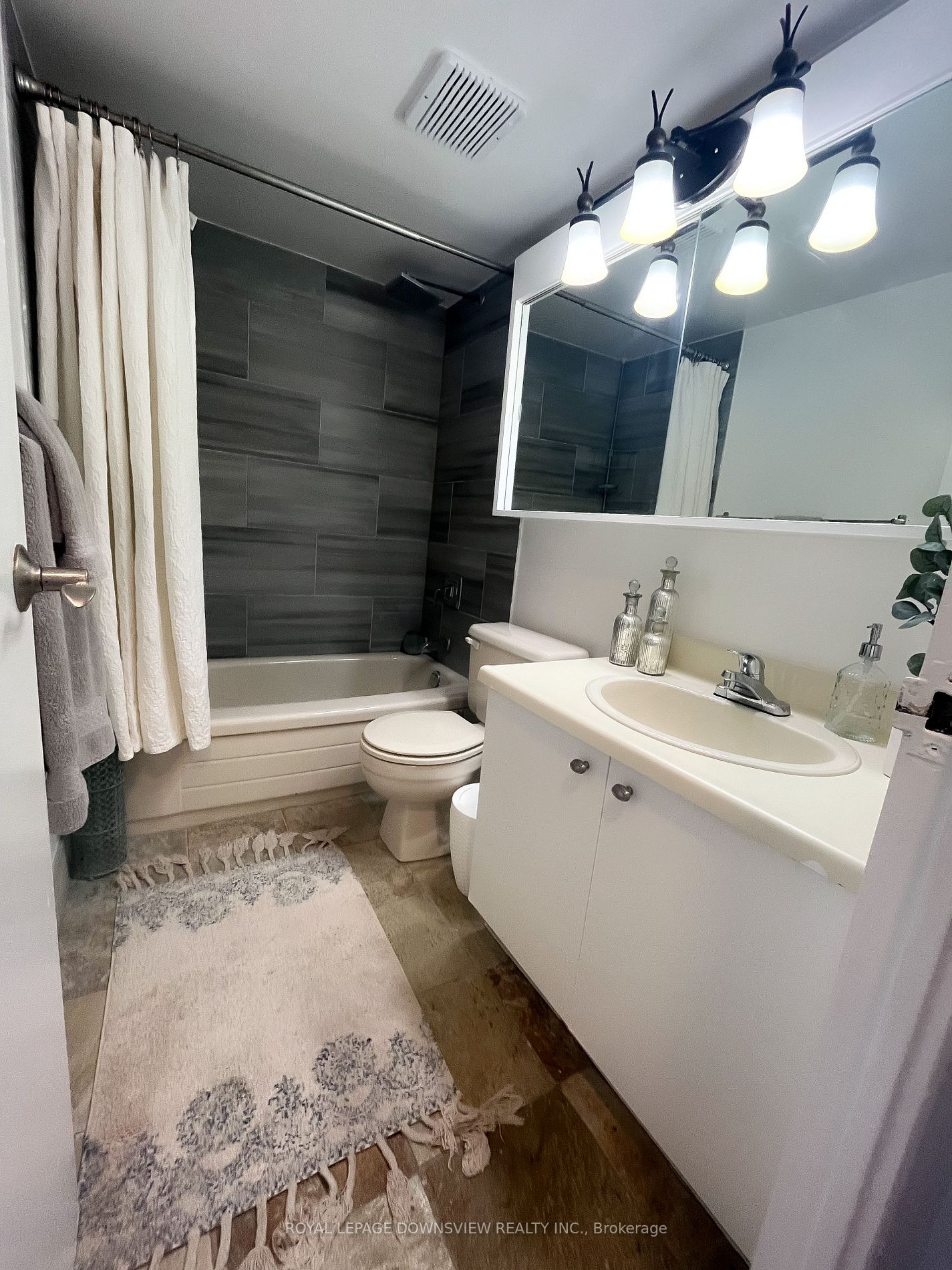 360 Ridelle Ave, #1511