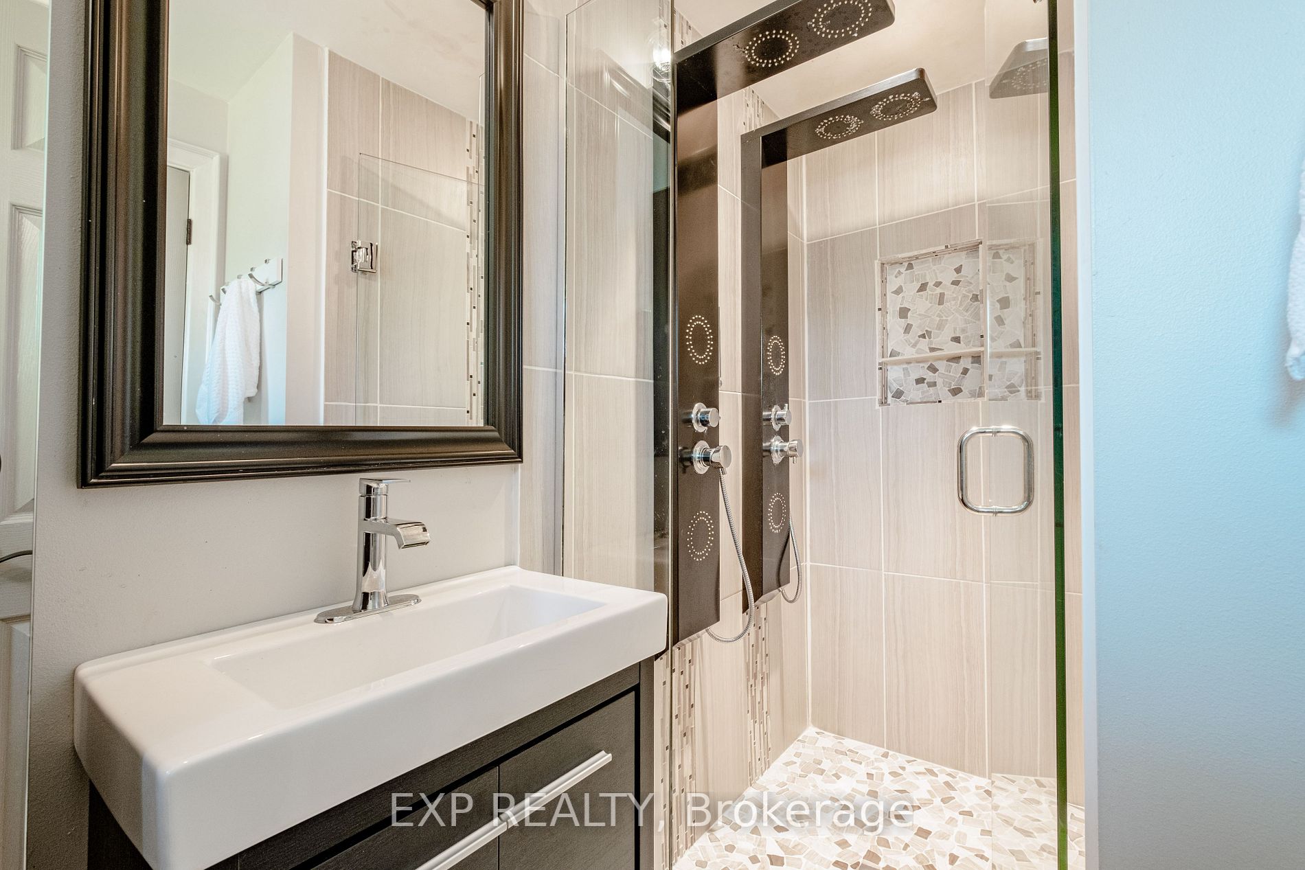 8 Bain Crt