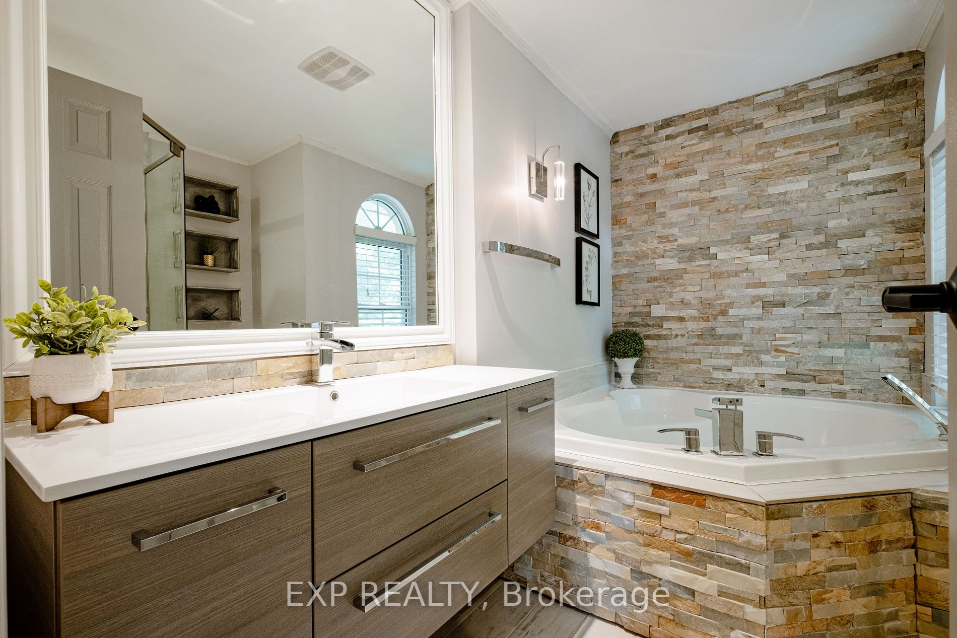 8 Bain Crt