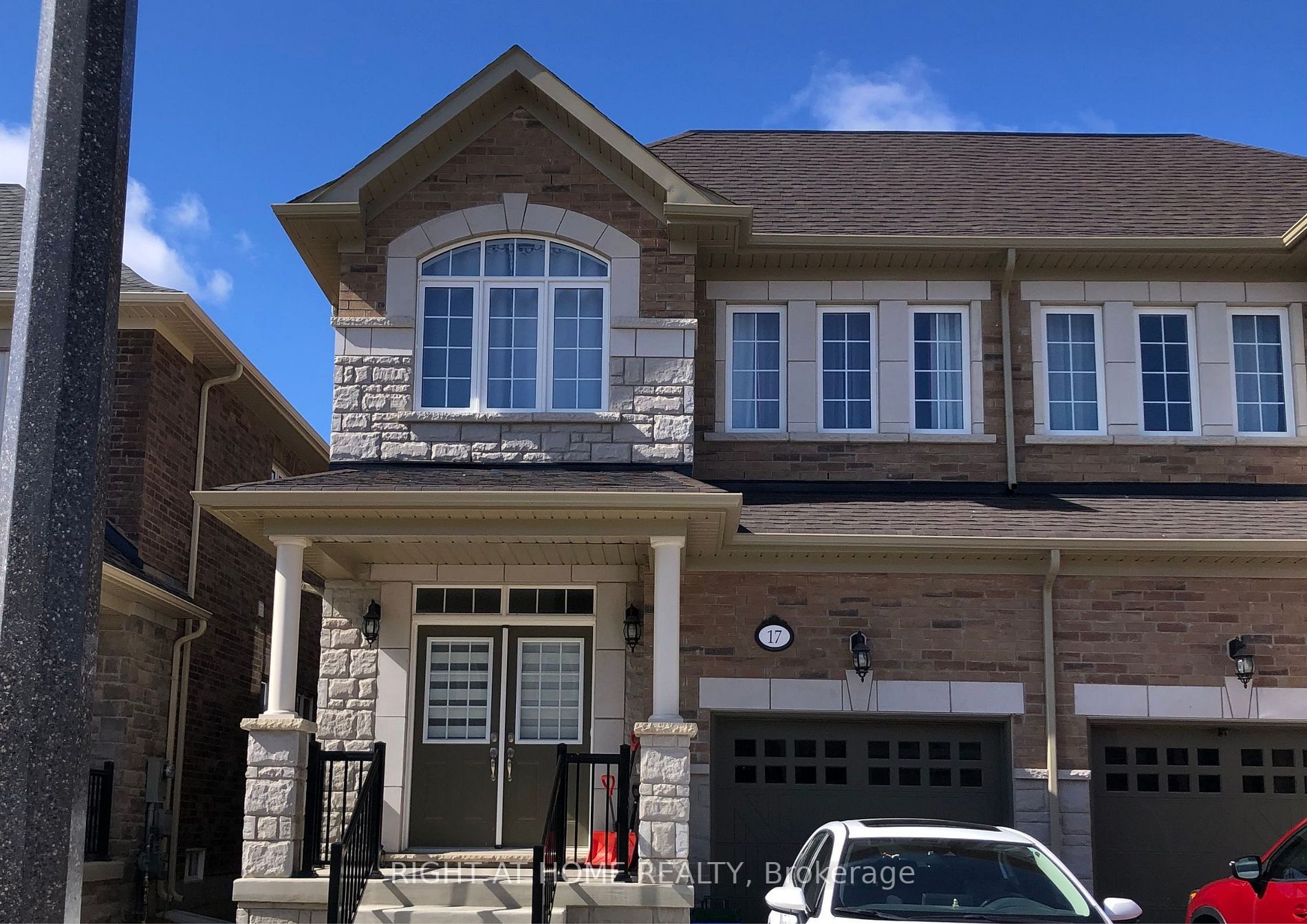 17 Overstone Rd