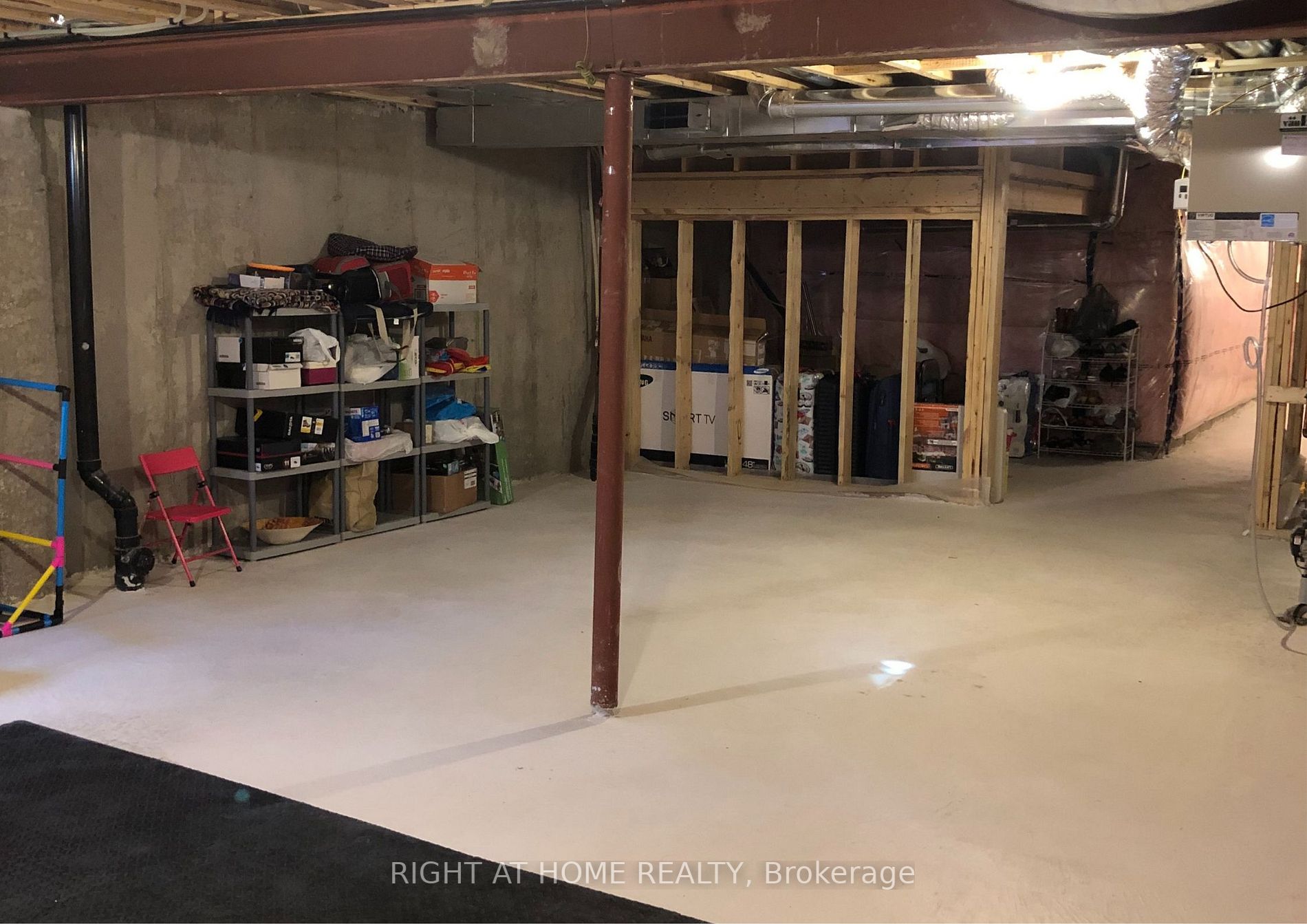 17 Overstone Rd