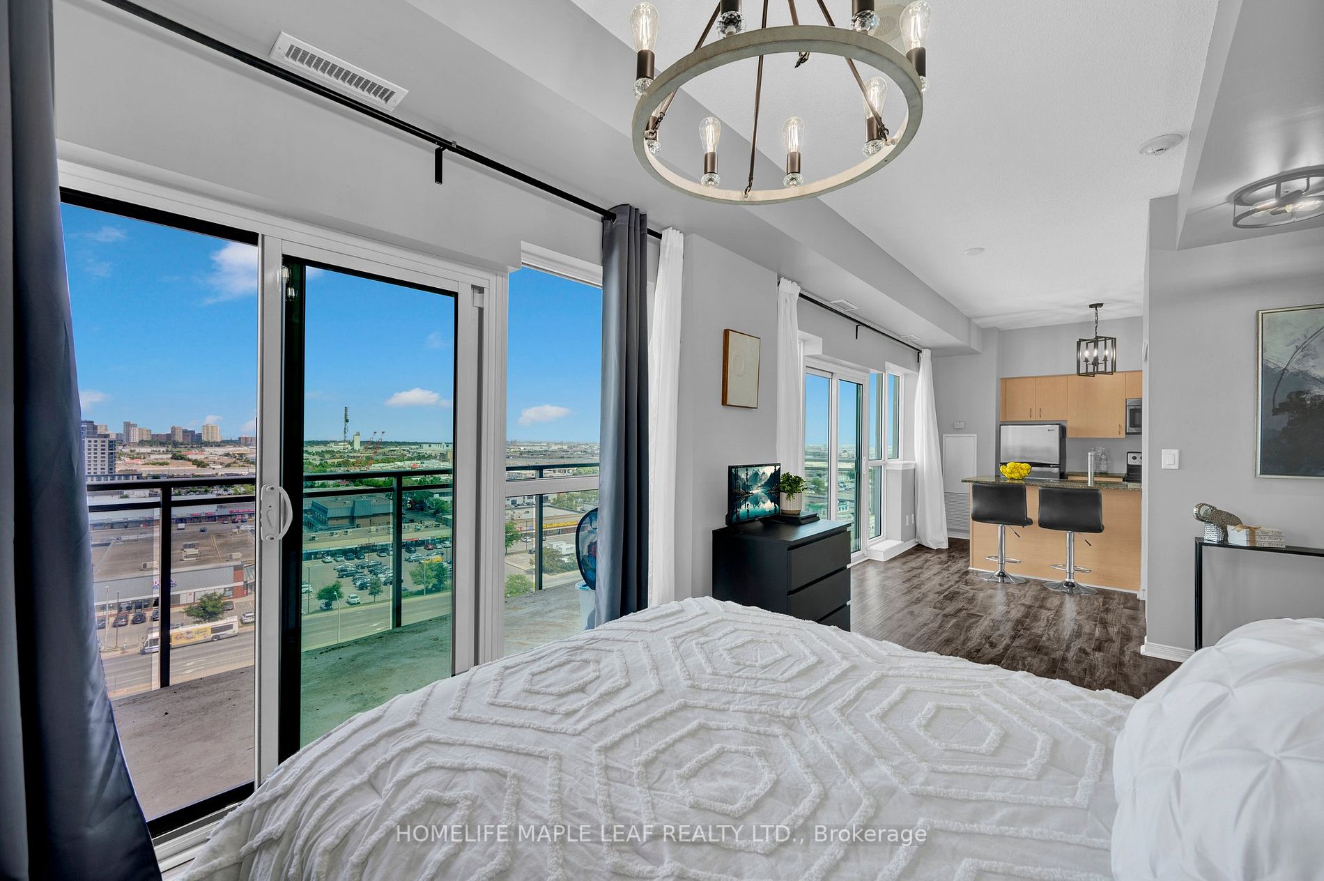 215 Queen St E, #1401