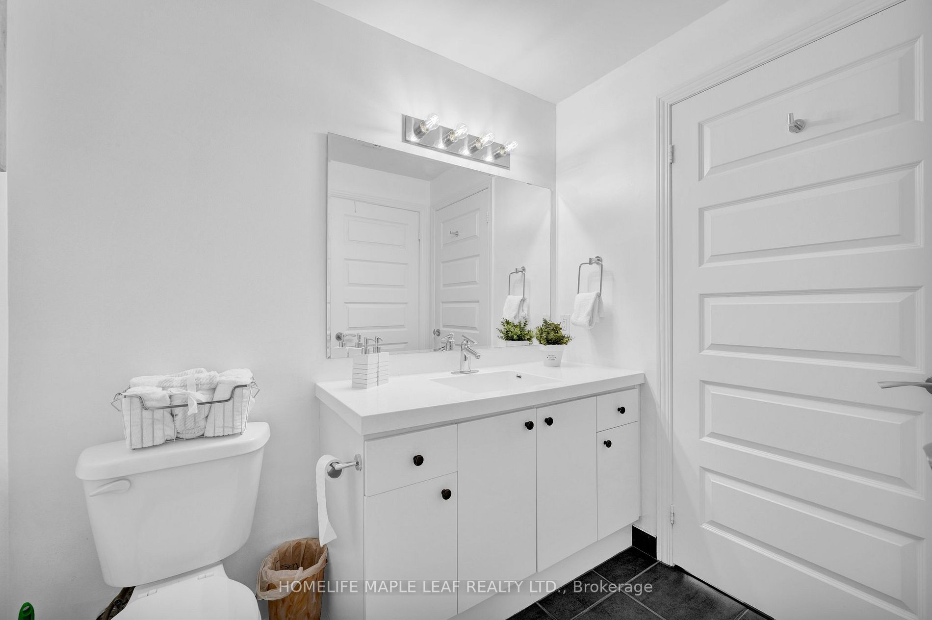 215 Queen St E, #1401