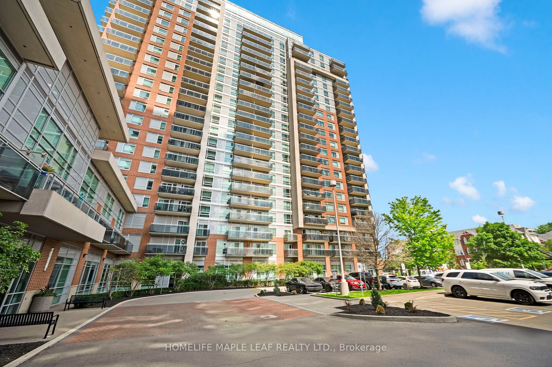 215 Queen St E, #1401