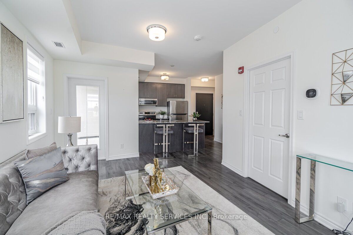 200 Lagerfeld Dr, #210