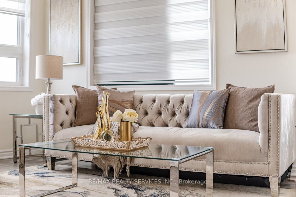 200 Lagerfeld Dr, #210