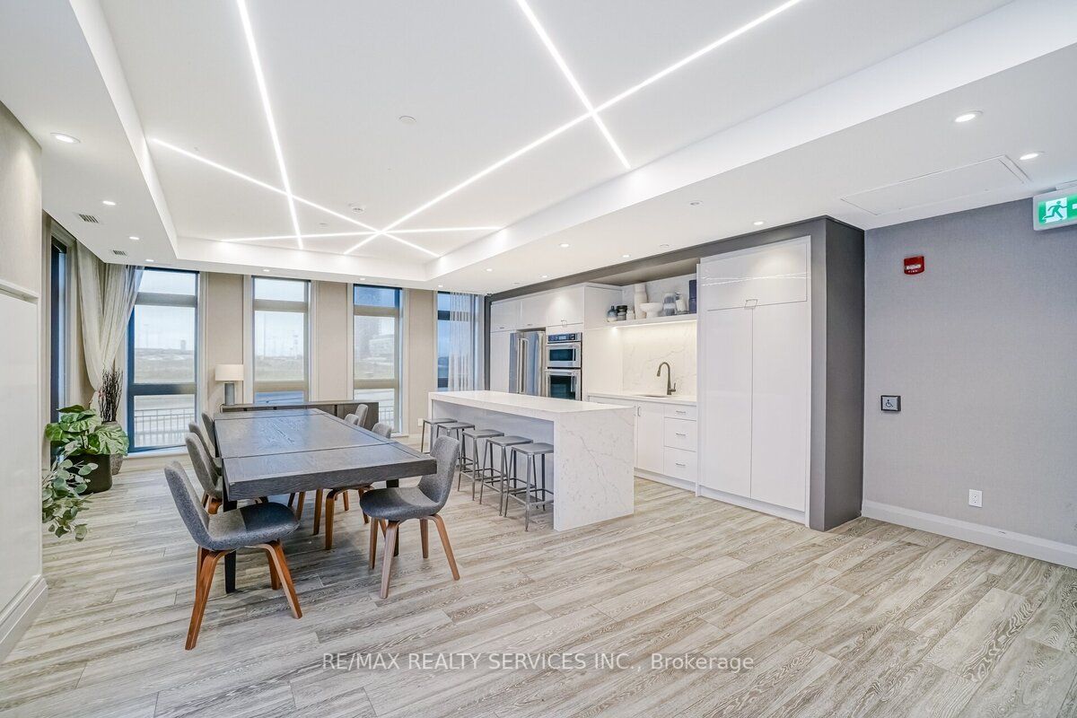 200 Lagerfeld Dr, #210