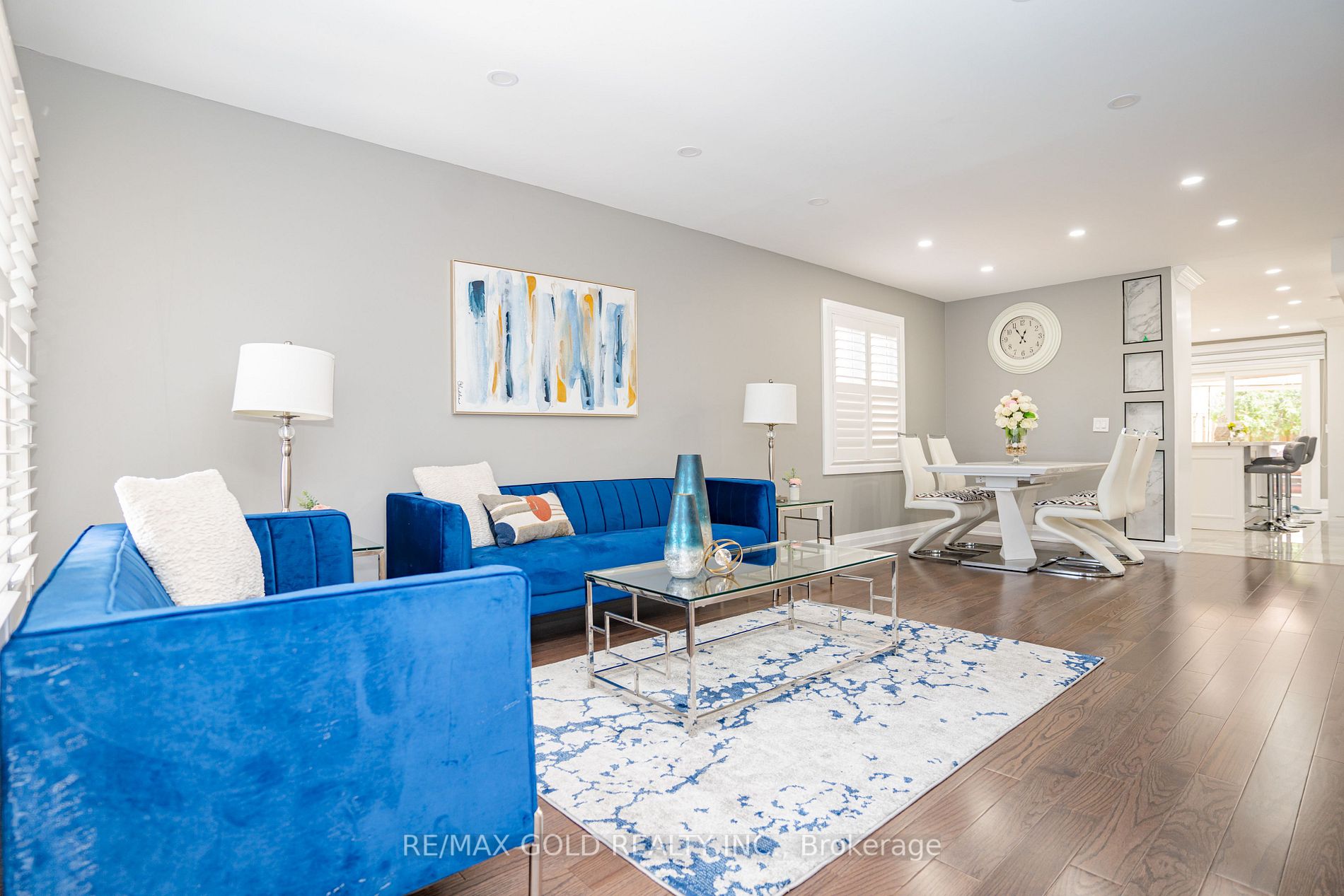 20 Nipigon Crt