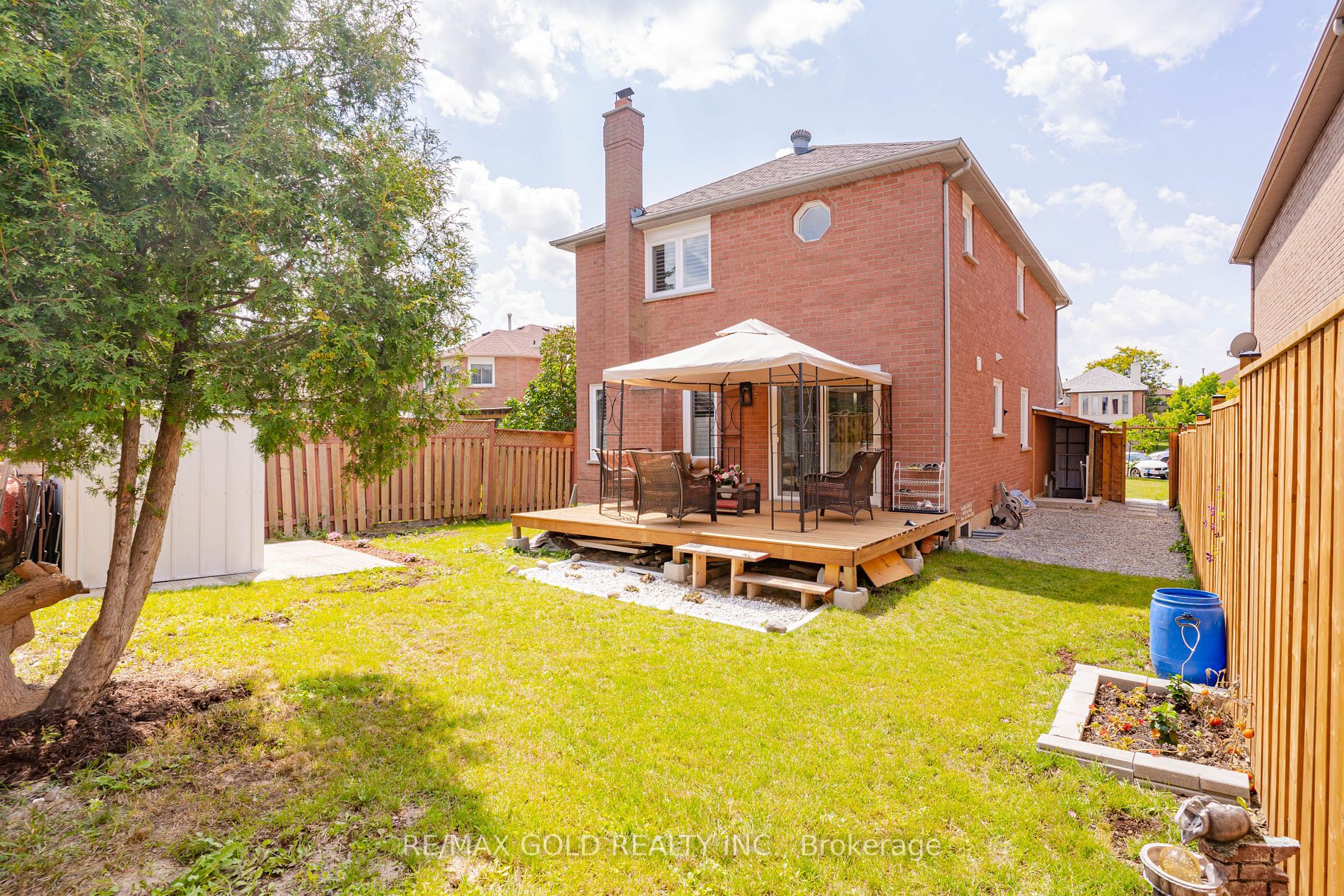 20 Nipigon Crt