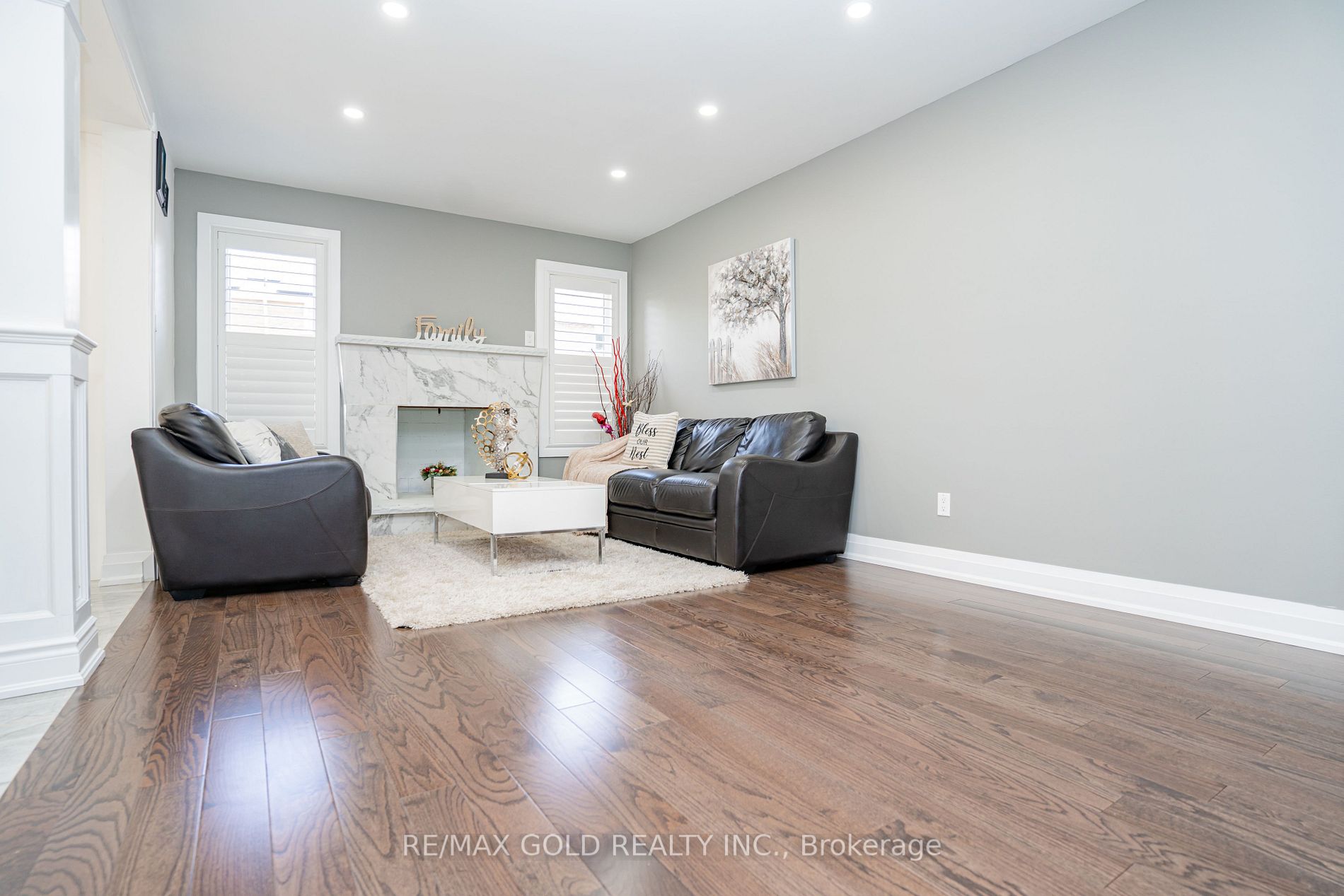 20 Nipigon Crt