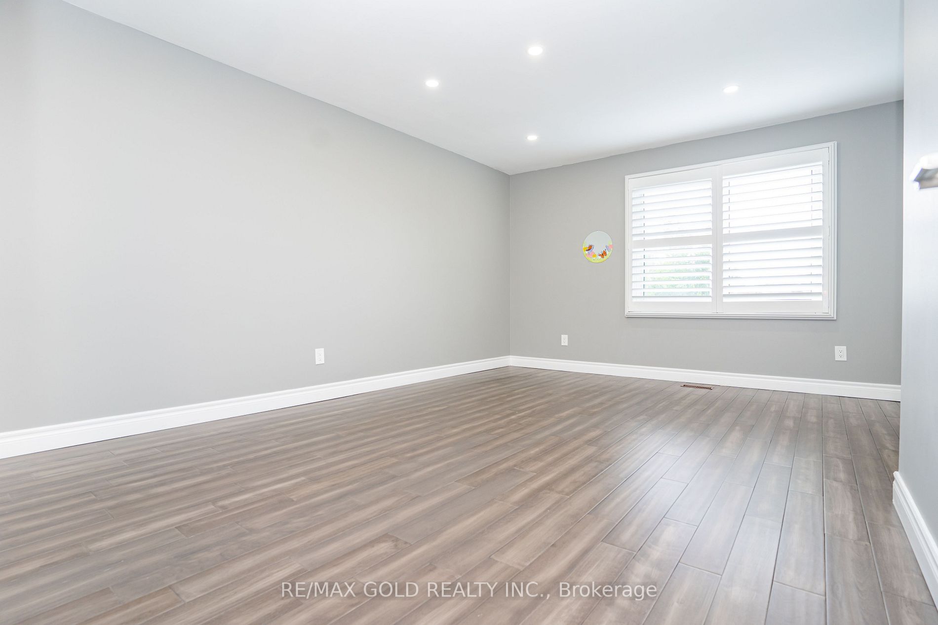 20 Nipigon Crt