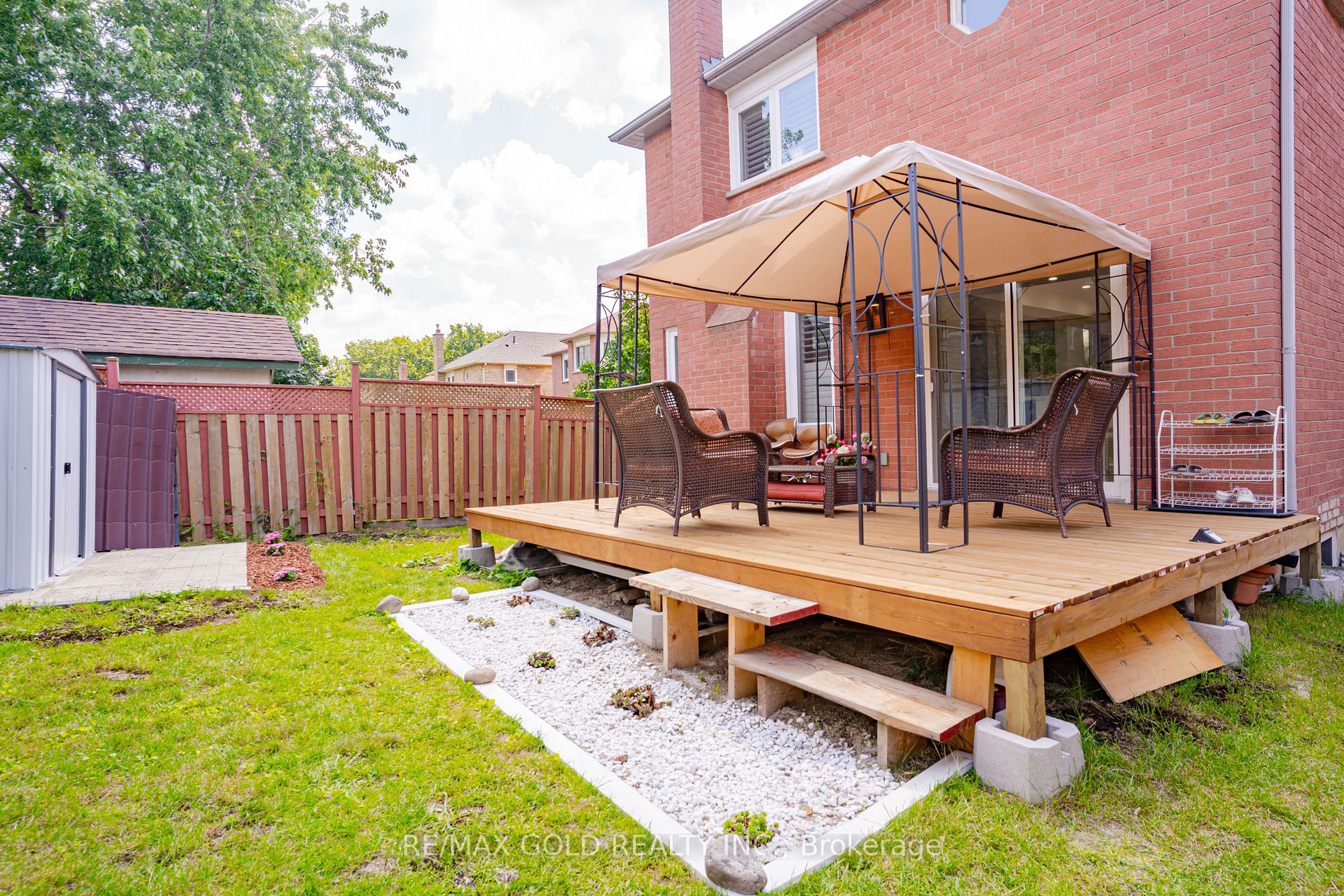 20 Nipigon Crt