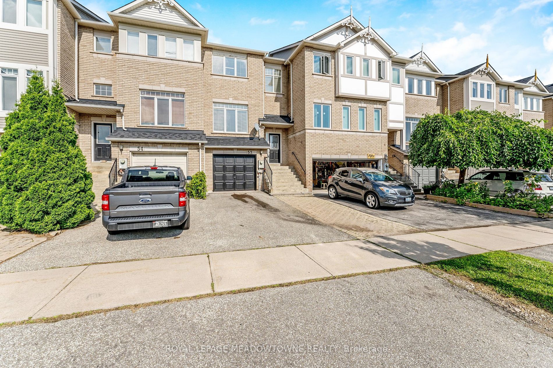 52 Atwood Ave
