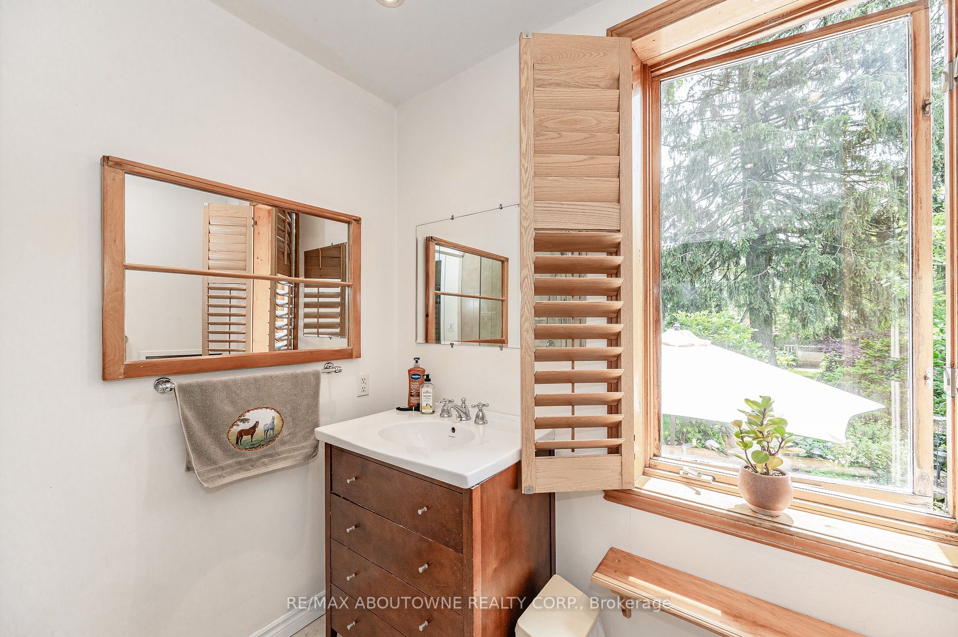 32 Wenonah Dr