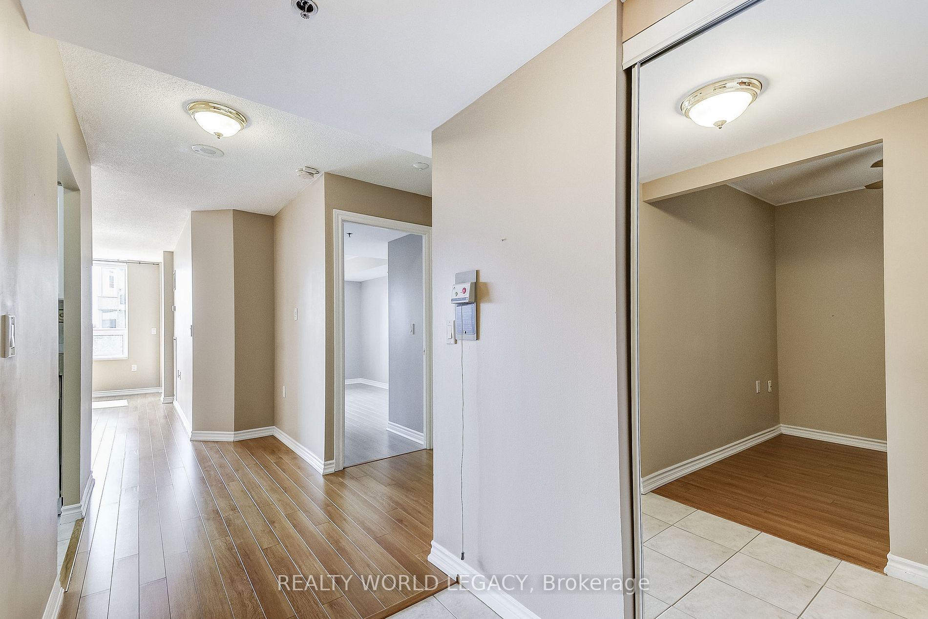 Listing W6734768 - Large Photo # 2