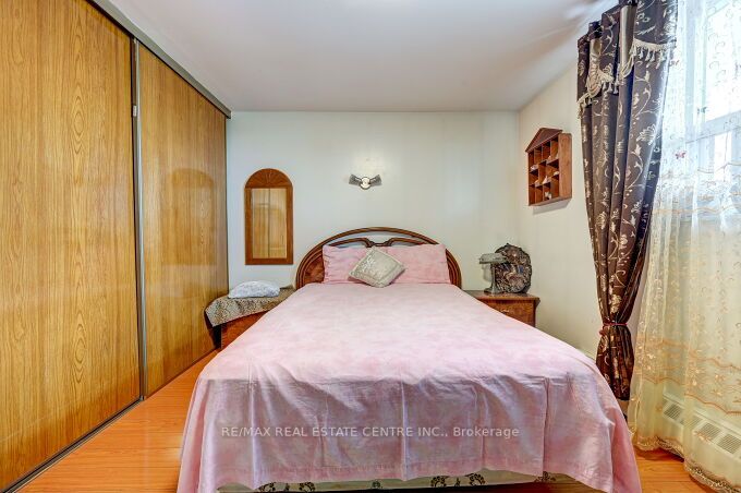 3577 Derry Rd E, #311