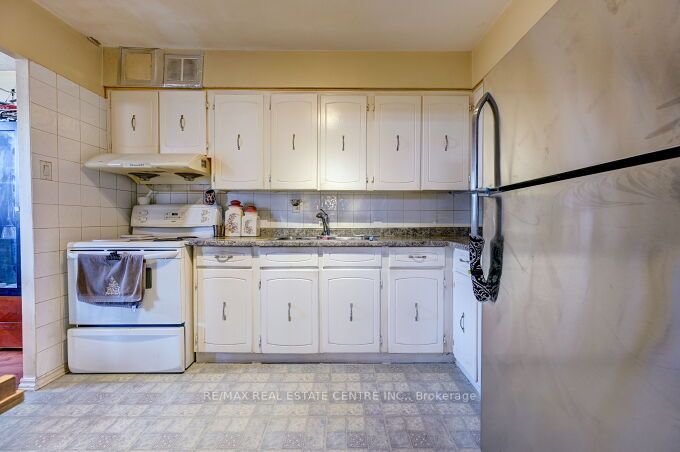 3577 Derry Rd E, #311