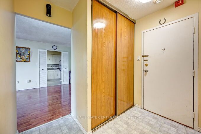 3577 Derry Rd E, #311