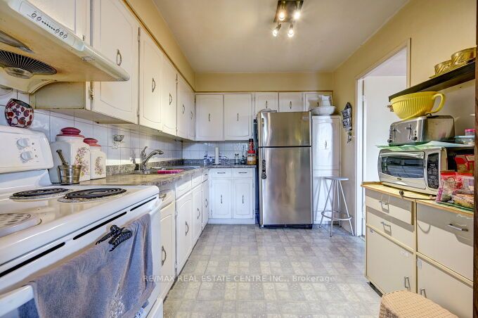 3577 Derry Rd E, #311