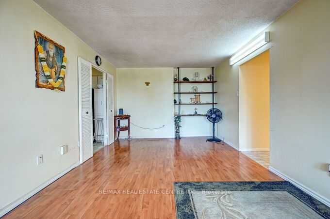 3577 Derry Rd E, #311