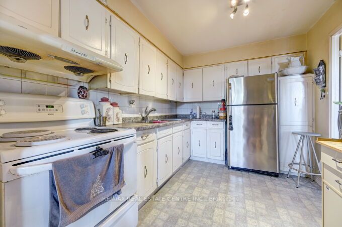 3577 Derry Rd E, #311