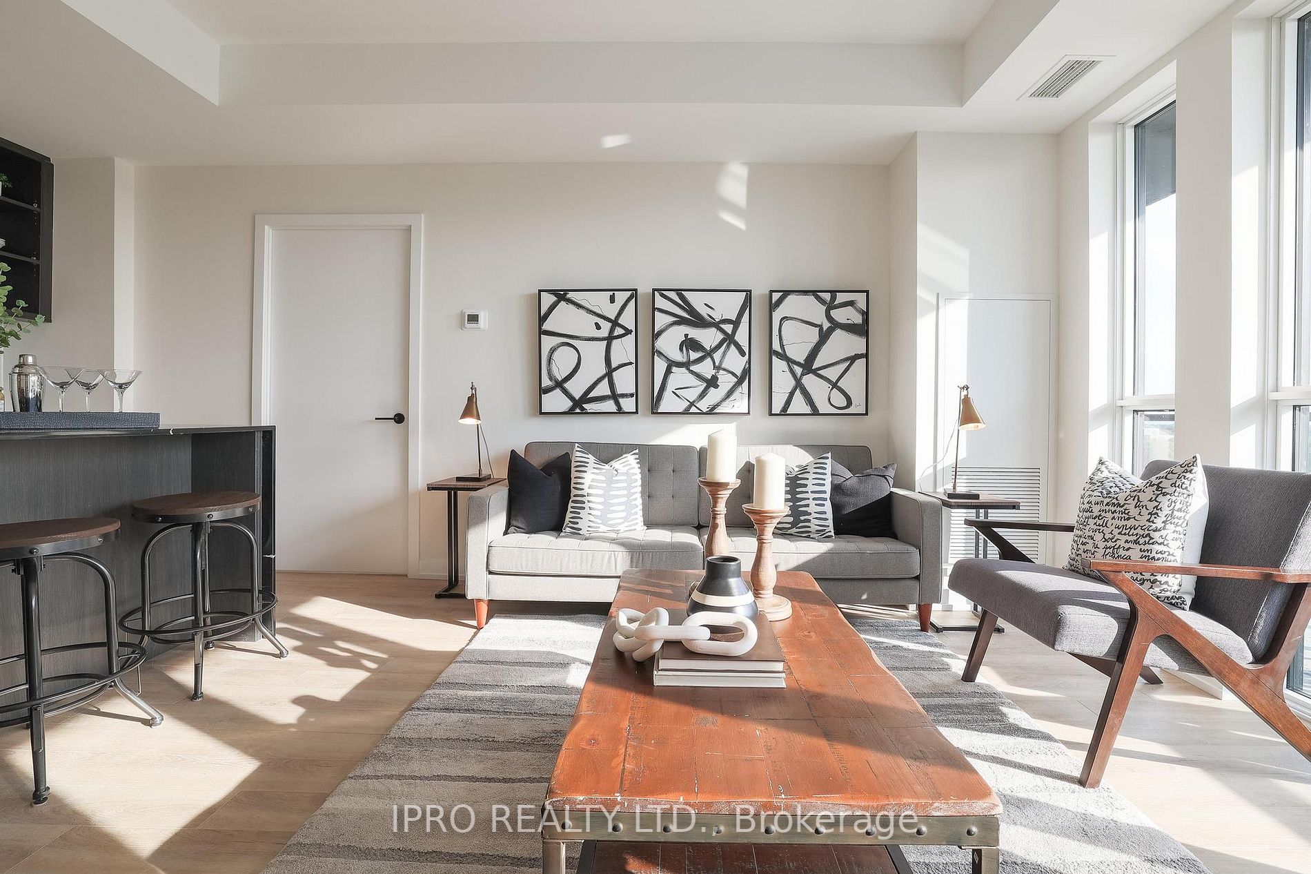 2300 St. Clair Ave W, #915