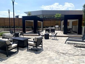 2300 St. Clair Ave W, #915