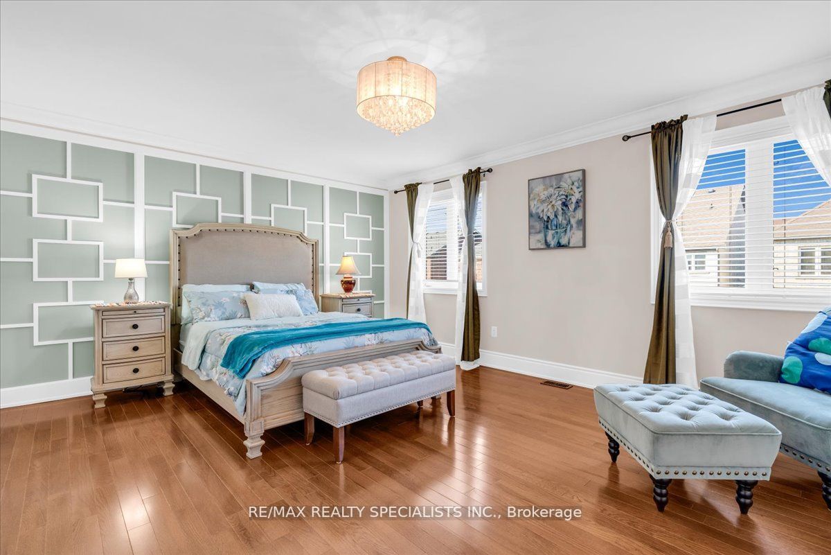 9 Stellar Avenue