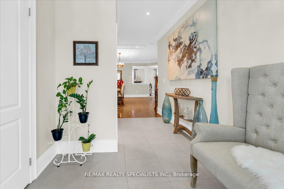 9 Stellar Avenue
