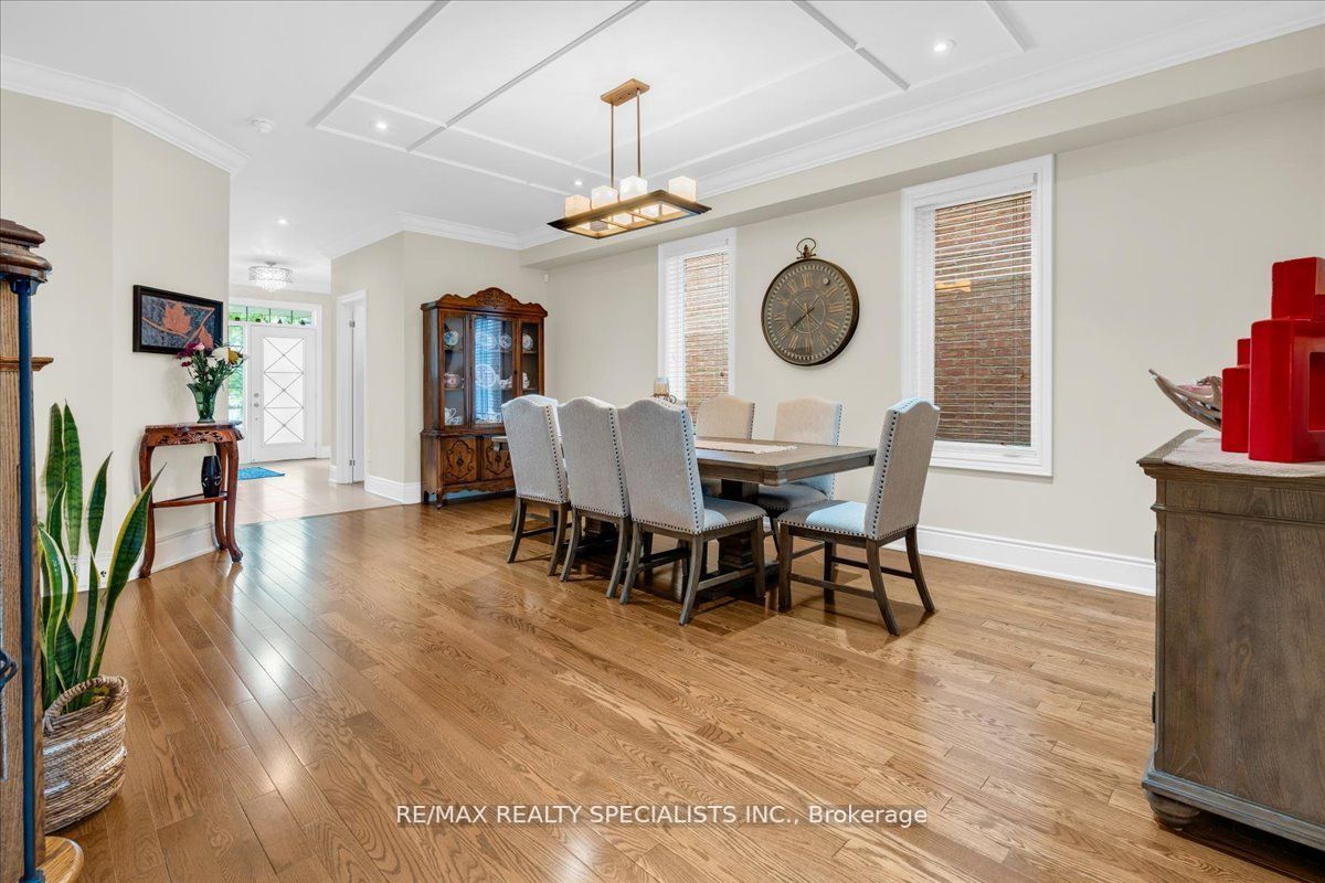 9 Stellar Avenue