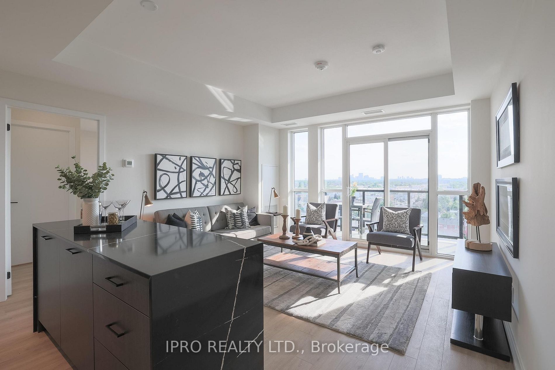 2300 St Clair Ave W, #915