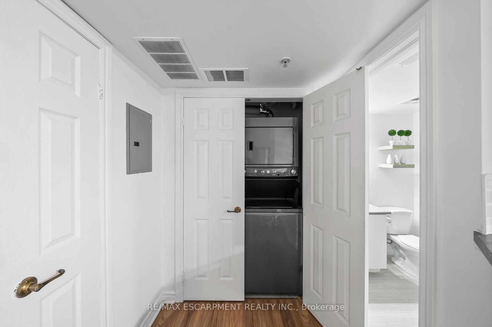 1460 Bishops Gate, #106
