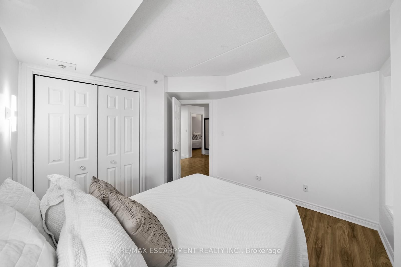 1460 Bishops Gate, #106