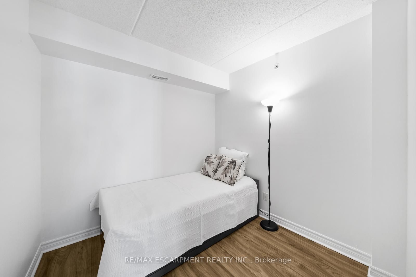1460 Bishops Gate, #106