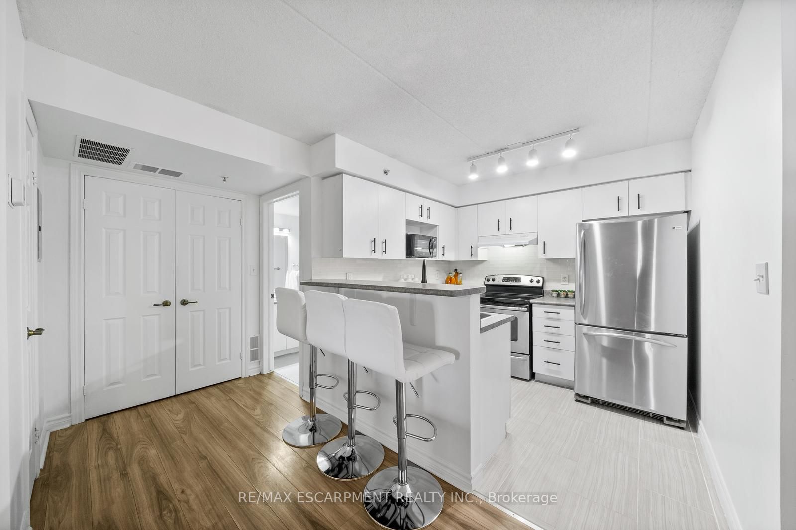 1460 Bishops Gate, #106
