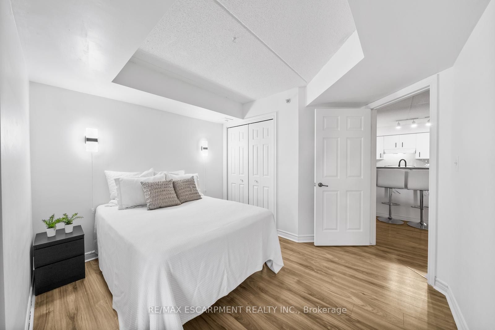 1460 Bishops Gate, #106