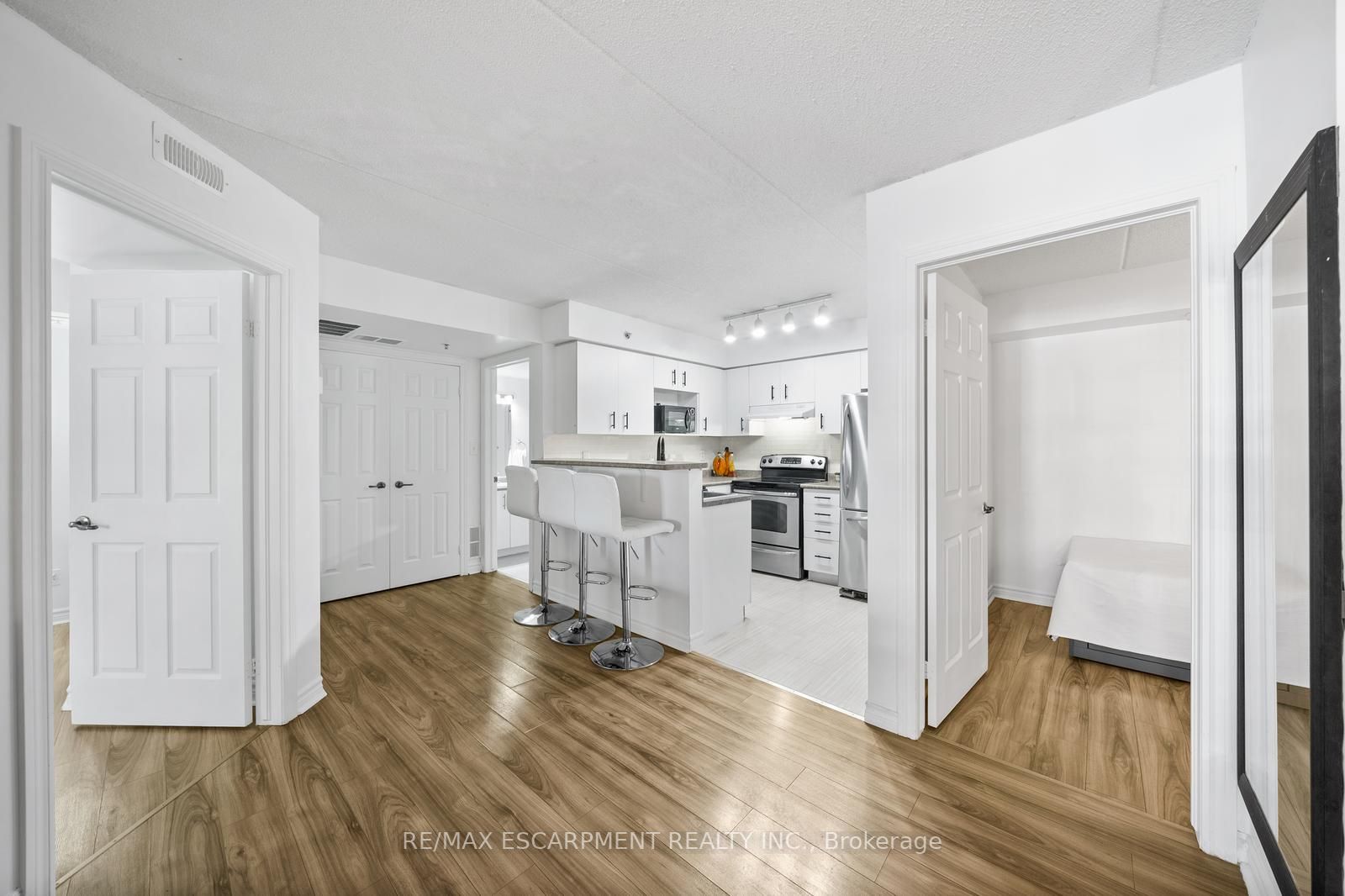 1460 Bishops Gate, #106