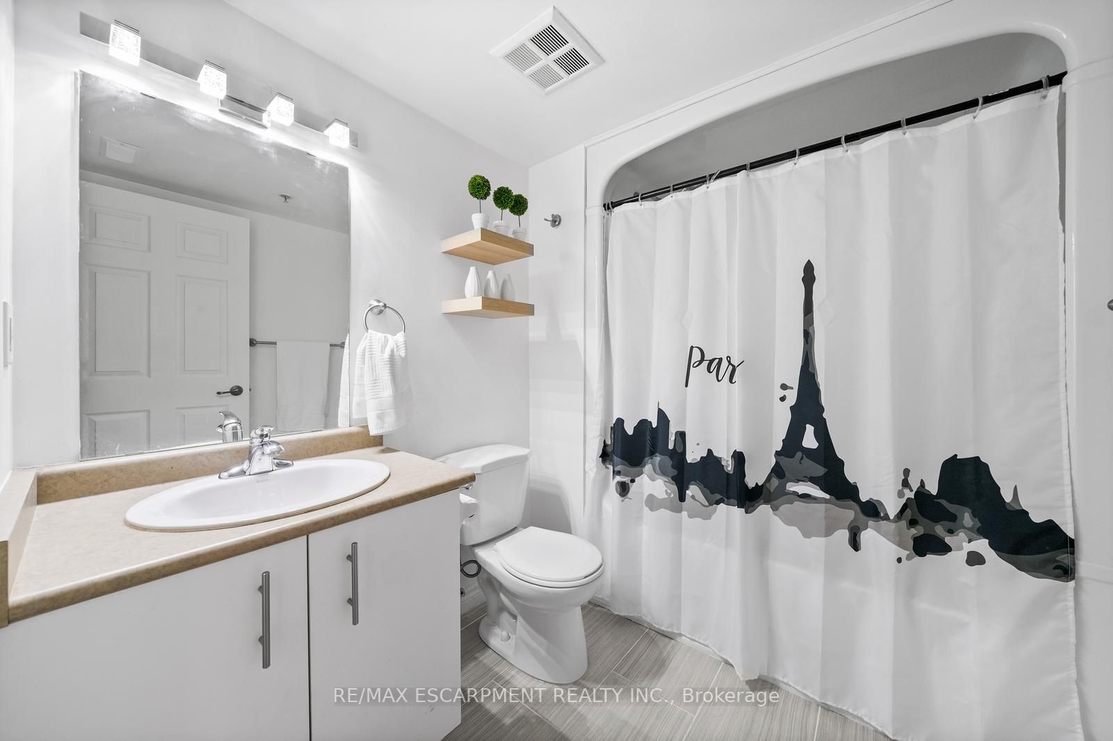 1460 Bishops Gate, #106