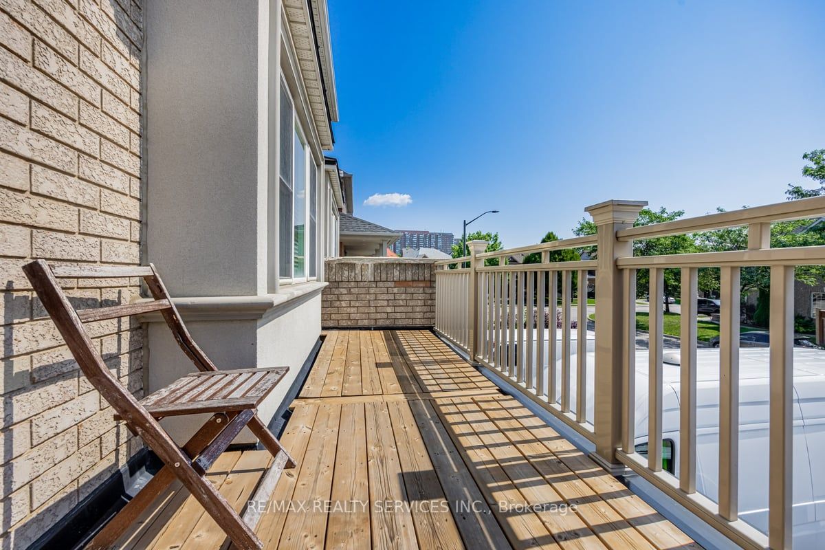 3235 High Springs Cres