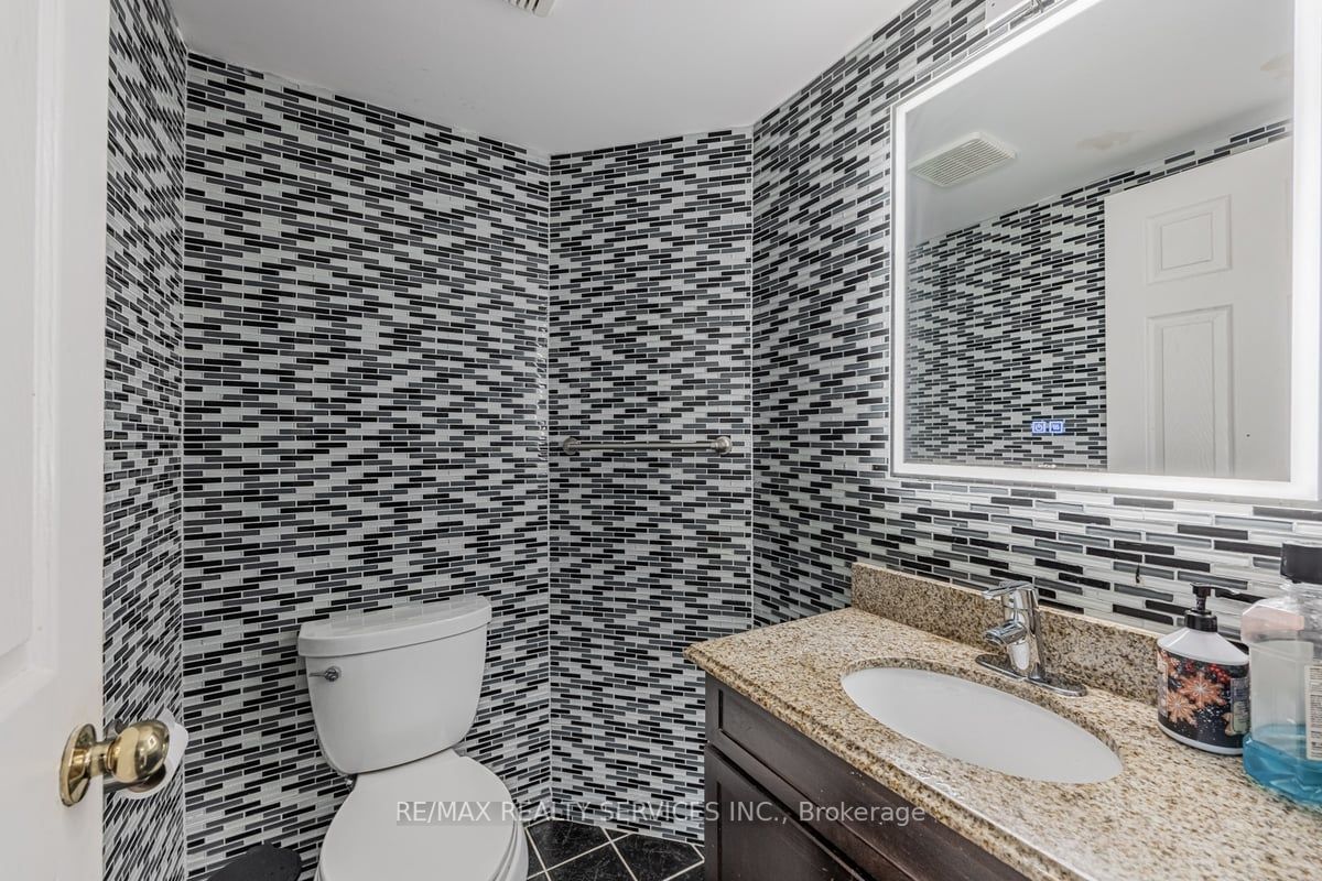 3235 High Springs Cres