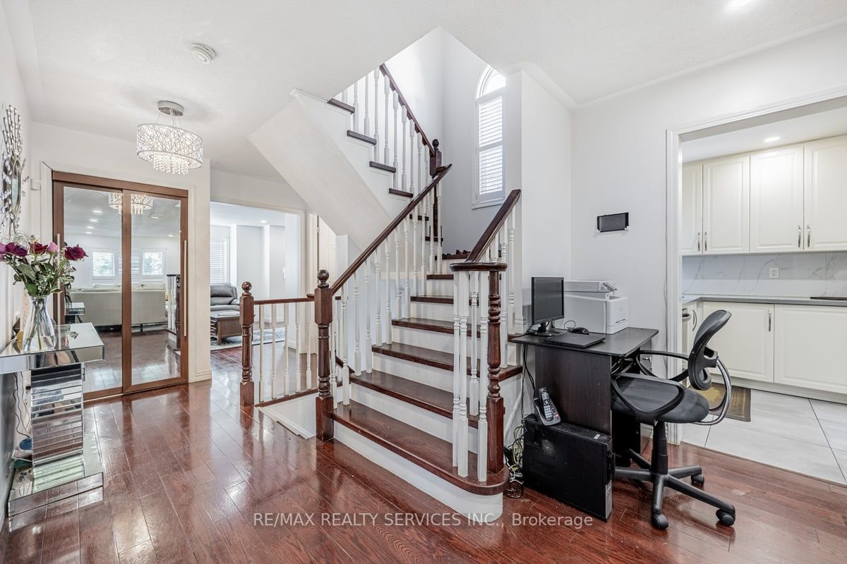 3235 High Springs Cres