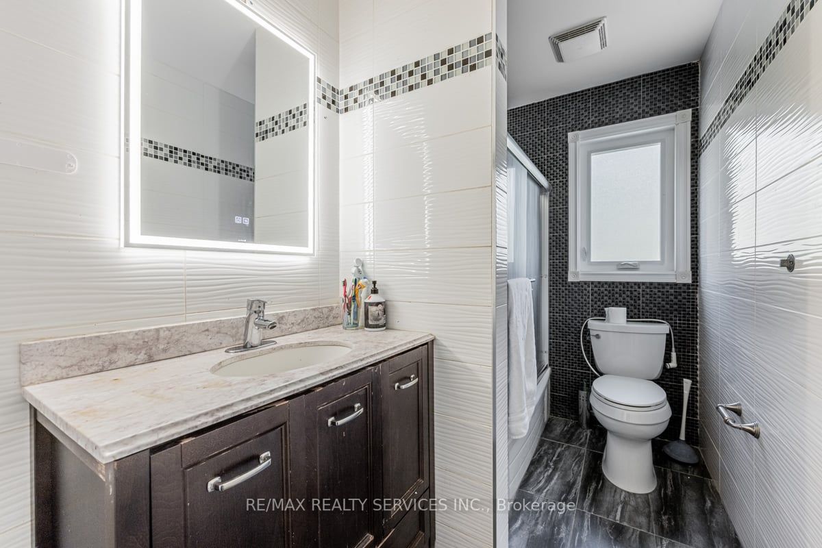 3235 High Springs Cres