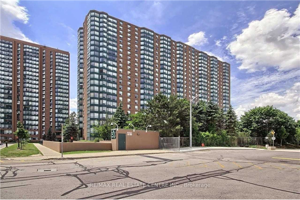135 Hillcrest Ave, Mississauga