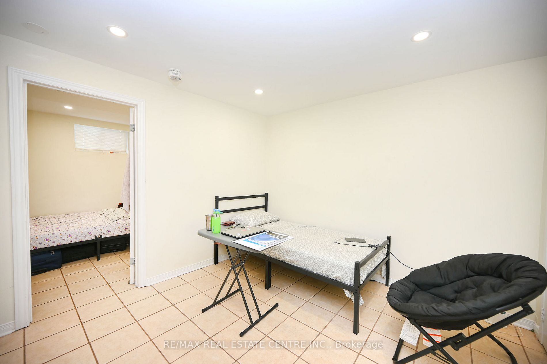 3 Moonstream Crt