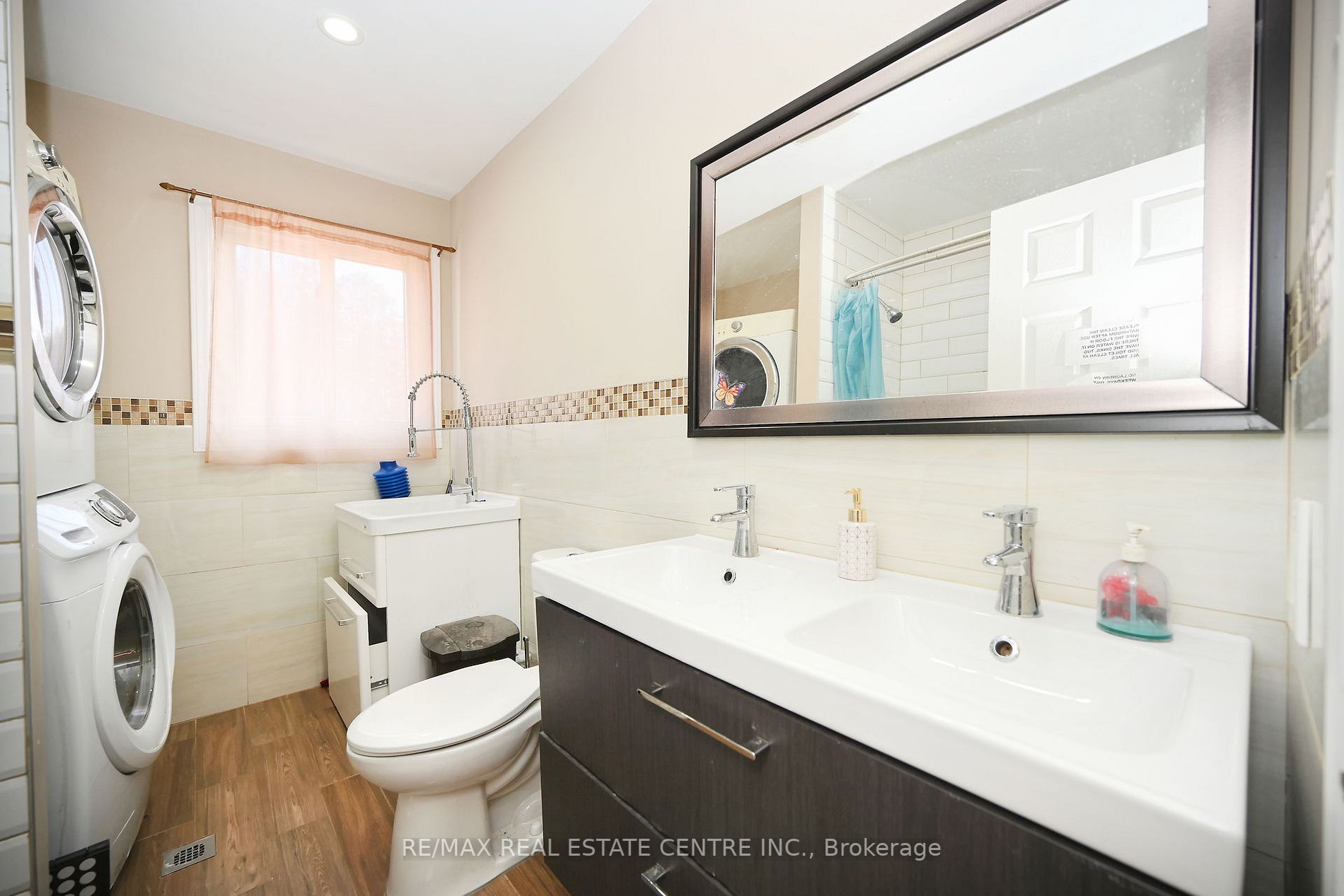 3 Moonstream Crt
