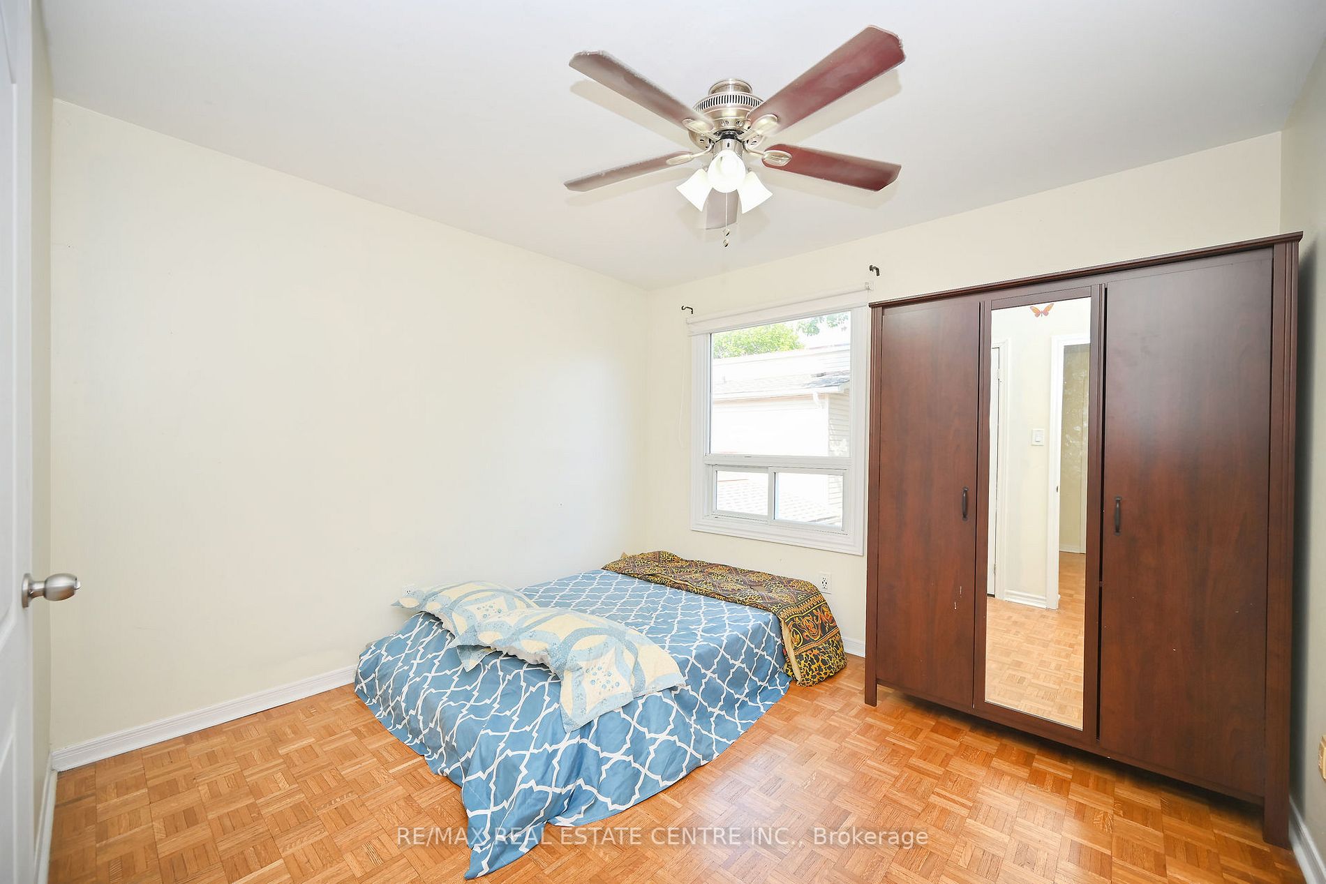 3 Moonstream Crt